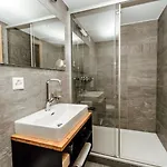 イン Furka 3*