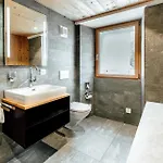 イン Furka 3*