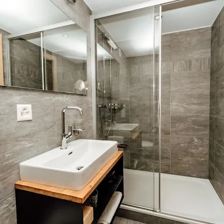 Mini-hôtel Furka 3*